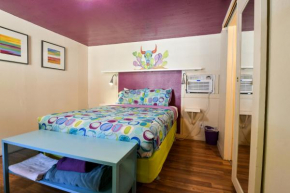 Lodge 5 - Downtown location. Studio with shared hot tub. Minutes to Arches N.P.